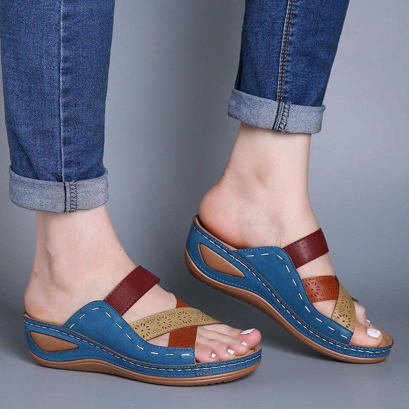 FLIRTY CROSSED WEDGE SANDALS - Image 3